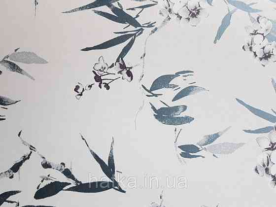 Обои флизелиновые  Khroma LAV402 LA VIE EN ROSE светло серые ветки серебряные  цветы белые Киев