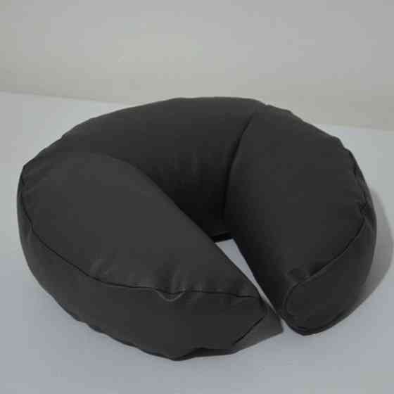 Подушка-підкова під голову, в екошкірі (Кольори в асортименті) Київ