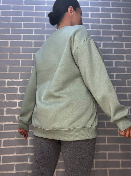 Свитшот женский Pepper&mint 24-03 оверсайз удлиненный надпись утепленный вышивка впереди оливковый, оливковый, XL Киев - изображение 9