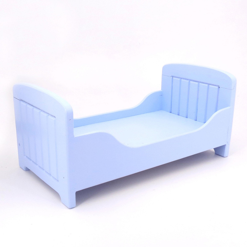 Кровать для кукол 