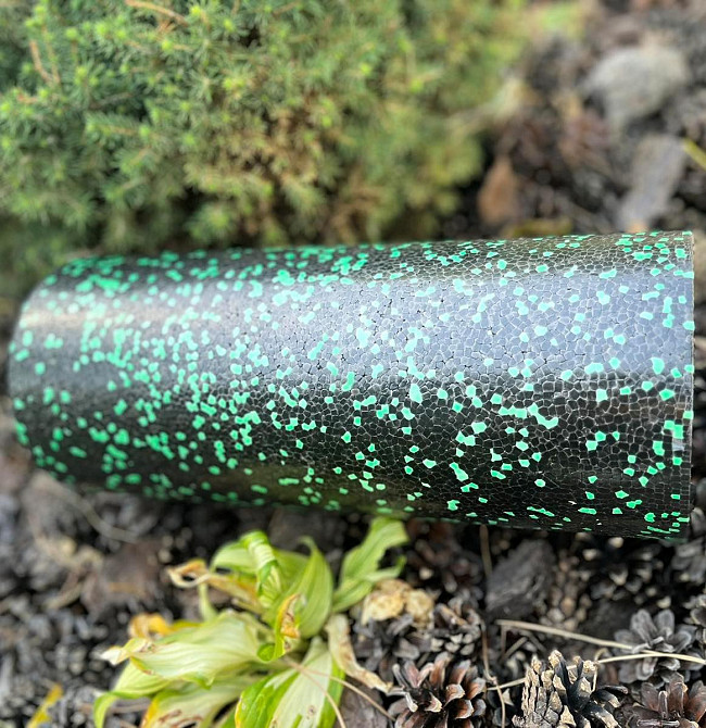 Масажний ролик (роллер) гладкий PowerPlay PP-4348 2 in 1 EPP Foam Roller Чорно/Зелений (33x14см.) Кам'янське - фото 9