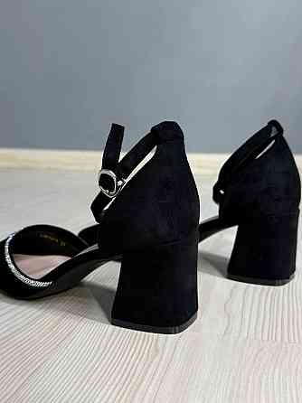 Туфли женские Meideli 2813-1 лодочки с ремешком замшевые со стразами на каблуке черные, 37, 23,5 см Киев