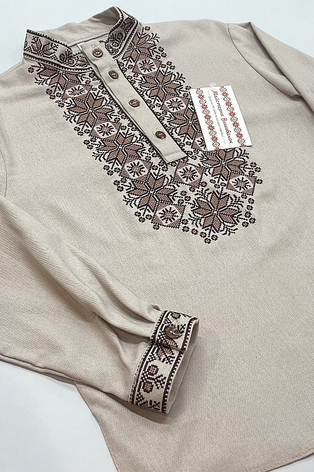 Вышиванка для мальчика. Планка с длинным рукавом белого цвета и зеленым орнаментом. Сумы - изображение 1