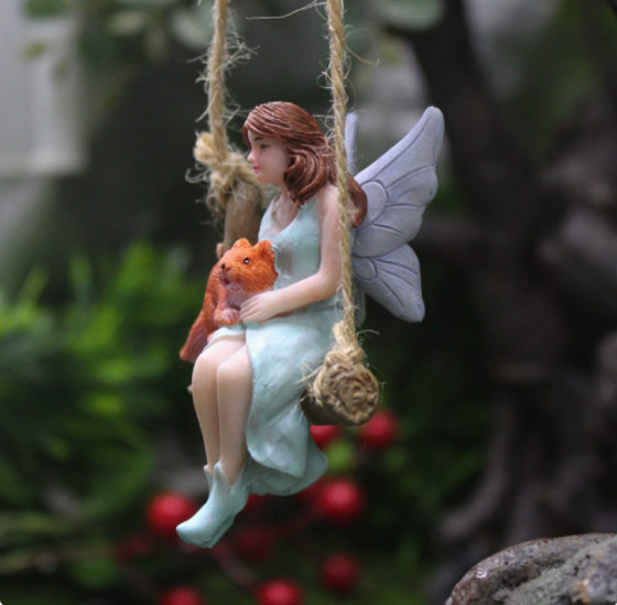 Фигурка Эльфа с белкой на качели 8.2 х 6.1 х 3.5 см Полистоун. Для мини-сада и флорариума Одесса