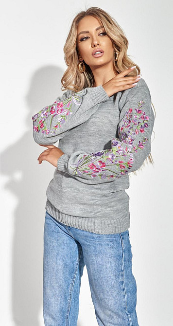 Свитер с красивой вышивкой (50-52) Киев - изображение 1