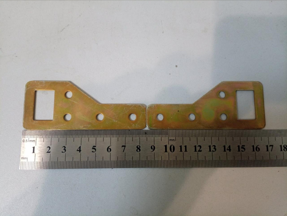 Вушко для підвішування меблів ліве/праве 85мм, оцинк жовтий "P-o" Київ - фото 2