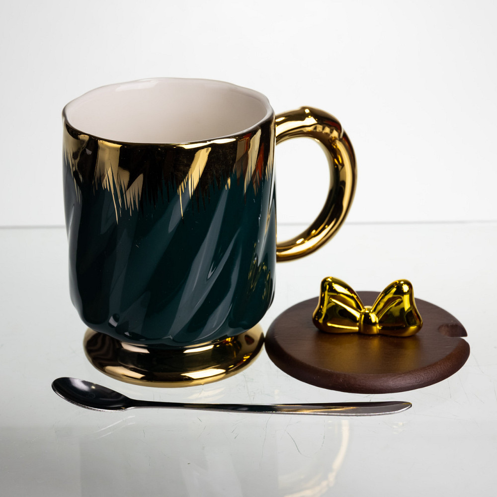 Новогодняя фарфоровая чашка 