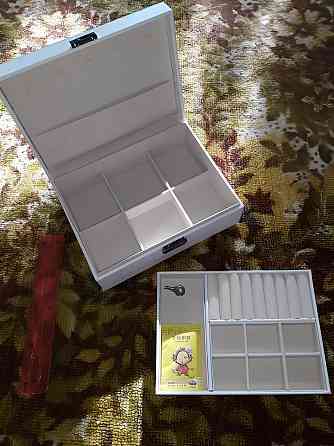 Органайзер для ювелірних виробів RESTEQ — двошарова біла шкатулка для прикрас з відділеннями Київ