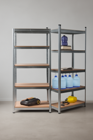 Металевий стелаж 150×75×30 см з п’ятьма міцними полицями — вантажність 175 кг на кожну полицю, виготовлено в Польщі. Львів