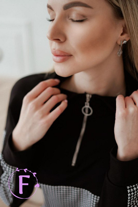 Повседневный женский костюм из трикотажа 