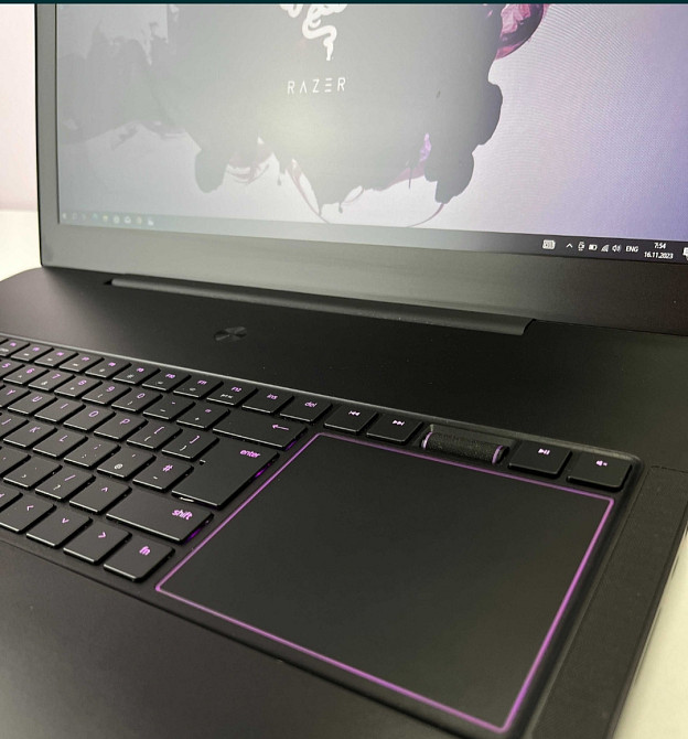 Ноутбук Razer Blade Pro 17 120Hz GTX 1060 i7-7700 HQ SSD 512Gb RAM 16Gb Київ - фото 5
