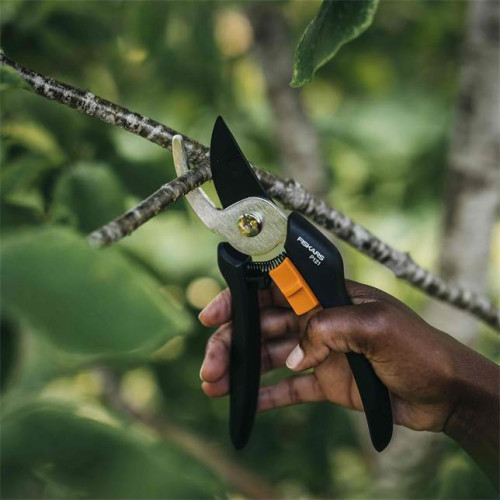 Площинний Секатор 25.5 см Fiskars Solid "P121" (1057160) Високовуглецева сталь Нововолинськ - фото 4