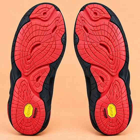 Ботинки чёрно-красные Furoshiki Vibram средней высоты, размер 40-41 Киев