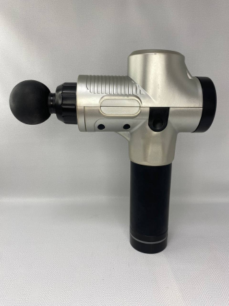 Б/У Перкуссионный массажный пистолет Merco Massage Gun 20, 20 уровней интенсивности, 2500 мАч, сенсорный дисплей, 4 насадки Киев