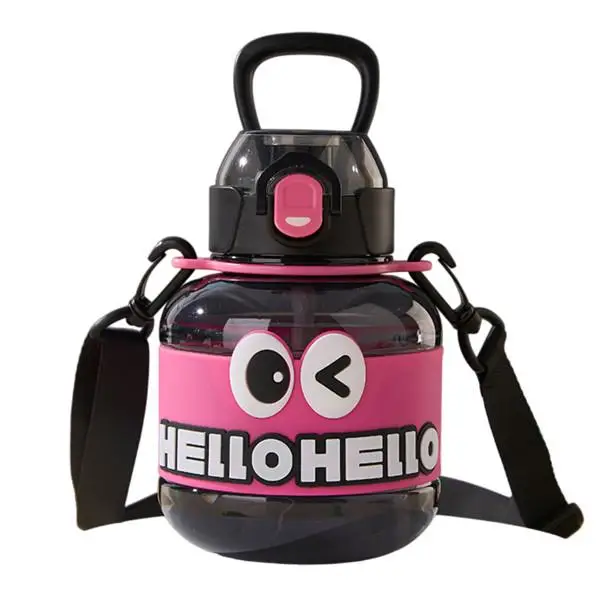 Yiwu Пляшка для води дитяча з трубочкою 680 мл з ручкою та ремінцем Чорна HP-14-46B Коломия - фото 1