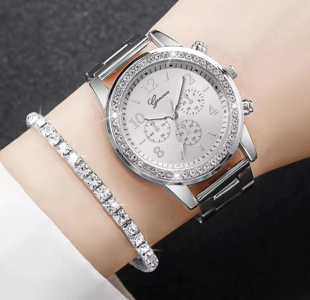 Годинник сріблястий жіночий з біжутерією Сміла - фото 3