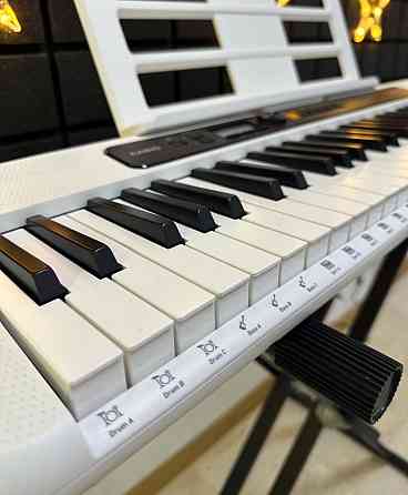 ПРОФЕСІЙНИЙ білий синтезатор CASIO, цифрове електронне піаніно. Харків