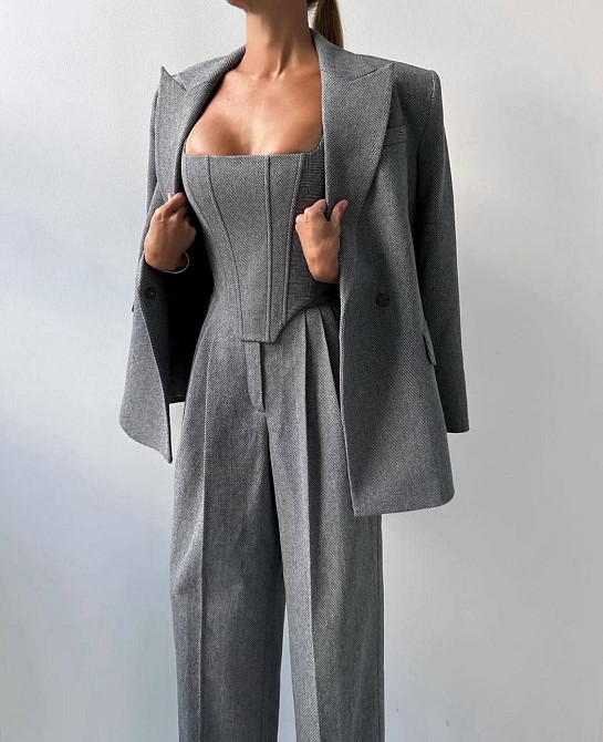 Женский теплый брючный костюм тройка: пиджак топ и штаны кашемир елка Серый, 46 Одесса - изображение 2