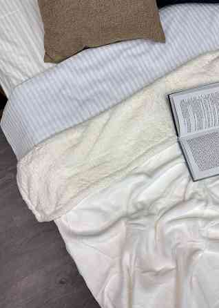 Плед двосторонній 155х200 см (+-5см) із штучною овчиною Молочний (87-064) Київ