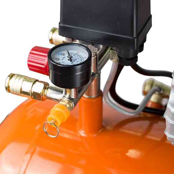 Grad Компрессор двухцилиндровый (V) 2.2кВт 386л/мин 8бар 50л (2 крана) GRAD (7043935) Коломыя