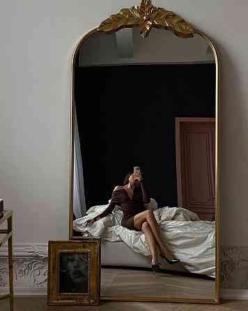 Женское привлекательное роскошное мини-платье с открытым декольте Одесса