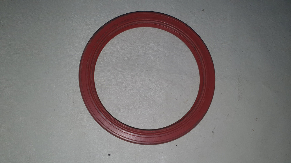 Сальник маточини задньої (червоний) МАЗ. 130*160*2.2. Украина. 500-3104038. Харків - фото 1