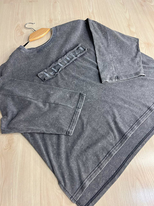 Футболка жіноча A-N 26029 оверсайз широка варена тай дай довгий рукав 3\4 з вишивкою попереду one size, сірий, one size Київ - фото 4