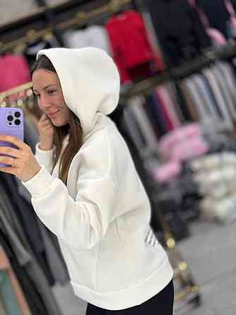 Женское теплое худи свободного кроя с накатом на спине турецкая трехнитка на флисе Белый, 42/44 Одесса