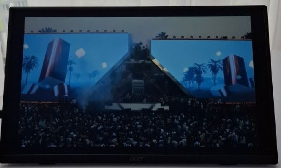 Портативный монитор 15.6