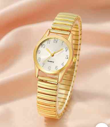 Подарочный набор для женщин Сердца наручные часы браслет кольцо ожерелье серьги без коробки золотой Киев