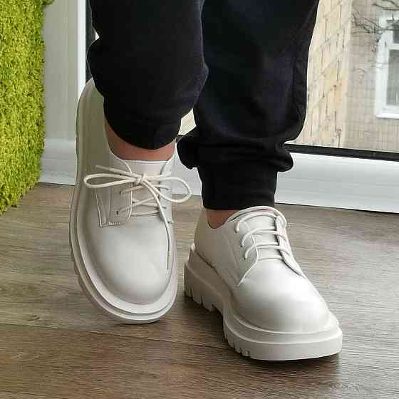 Жіночі Бежеві Туфлі Кросівки Білі на Танкетці Сліпони Шкіряні Мокасини (розміри: 36,37,38,39,40,41) — 6-26 Дніпро