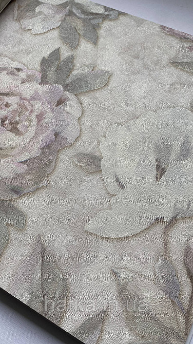 Шпалери метрові вінілові на флізеліні A.S.Creation Flowers Symphony 1.06x10 м квіти півонії великі бузкові на сірому 79070-1 Київ - фото 4