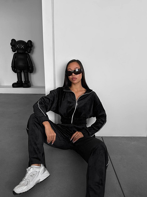 Жіночий прогулянковий костюм-двійка: зіп кофта та штани з мармурового велюру Чорний, 44/46 Одеса - фото 3