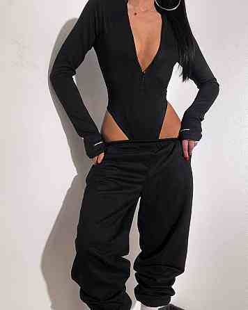 Женский стильный костюм двойка: боди и джоггеры замш на дайвинге Черный, 46/48 Одесса