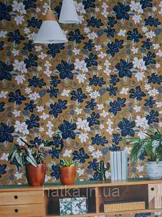 Шпалери вінілові Lutece Bensimon квіти листя сині блакитні білі бежеві на гірчичному Київ