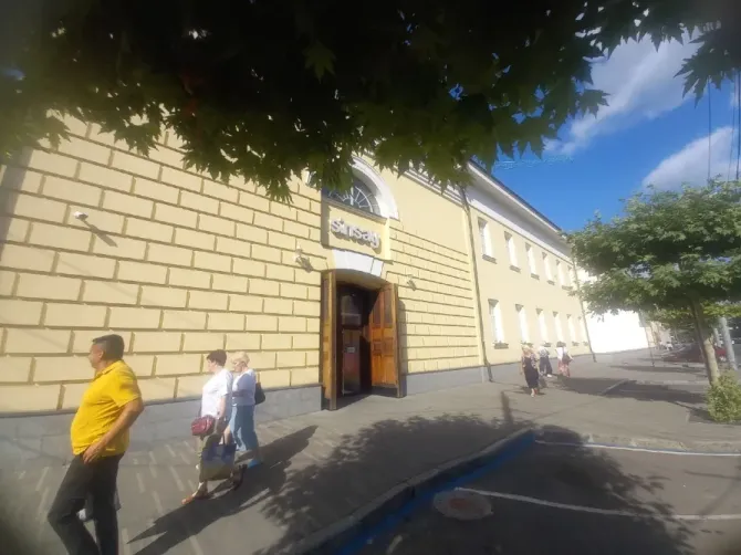 Магазин на червоній лінії просп Яворницького, окремий вхід (можливо зробити ще входи). 40 кВт електрики, своя вода Дніпро - фото 1
