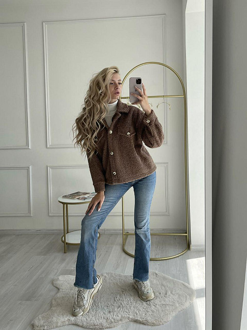 Женская укороченная куртка-рубашка из мягкой овчины Тедди Шоколад Одесса - изображение 7