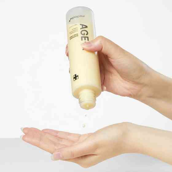 Тонер-молочко с глутатионом для осветления и сияния кожи AGE-R Medicube 140 мл Киев