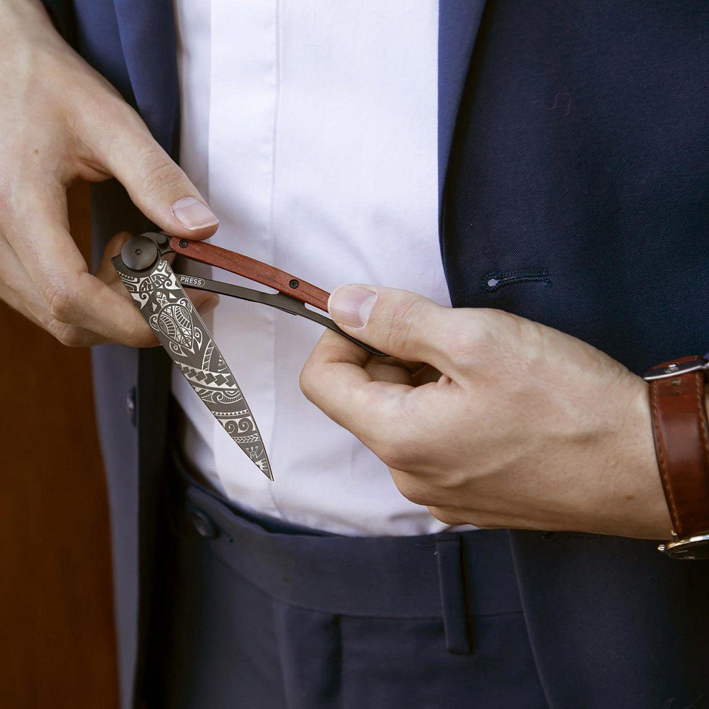 Универсальный Складной Нож с лазерной гравировкой Полинезийский Deejo 