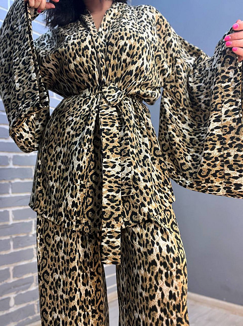 Костюм жіночий My fashion 1675 кімоно з поясом широкі брюки на резинці леопардовий принт one size коричневий, коричневий, one size Київ - фото 4