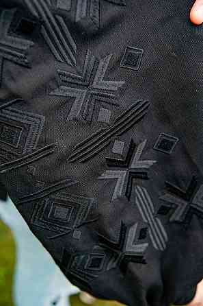 Вышиванка женская с длинным рукавом  льняная, черная топ Киев