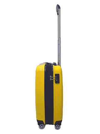 Чемодан пластиковый AIRTEX 241 малый 55 см желтый Киев