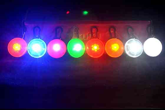 Светящийся брелок на ошейник для собак или котов, имеет три режима свечения розовый Киев