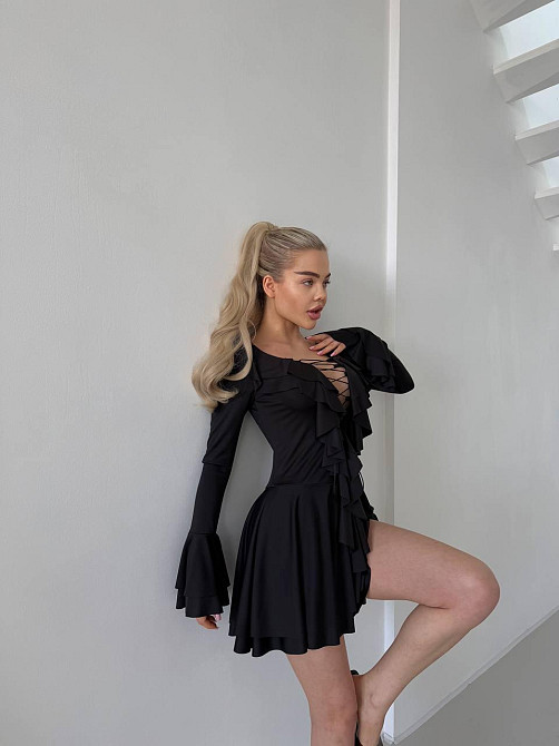 Жіноча романтична сукня в стилі міні з воланами мікродайвінг Чорна Одеса - фото 8