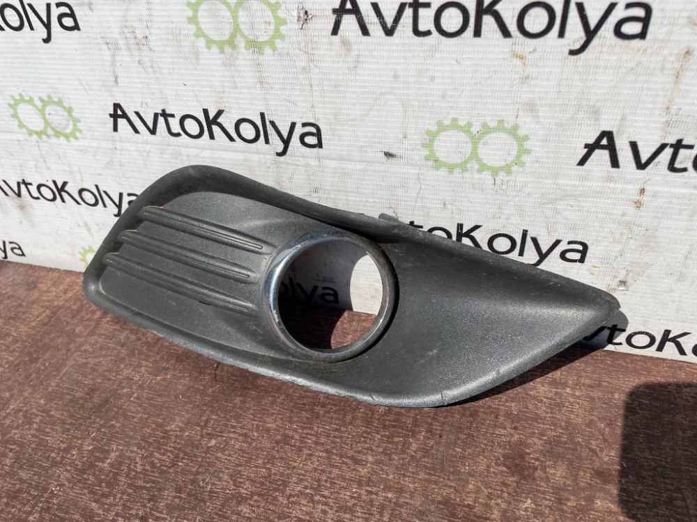 Рамка протитуманної фари права Ford Focus 2008-2010 (8M51R-19952-AEW) Ковель - изображение 2