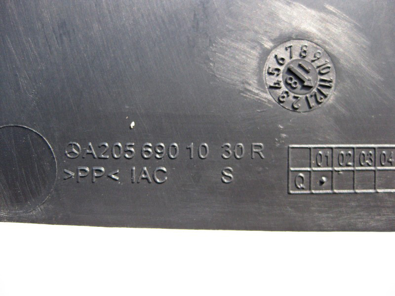 Mercedes-Benz  A2056901030 9051 Пластикова чорна накладка направляючої ременя безпеки переднього пасажира C-Class W205 GLC X253 Одесса - изображение 3