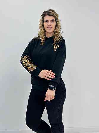 Демисезонный женский худи с принтом 