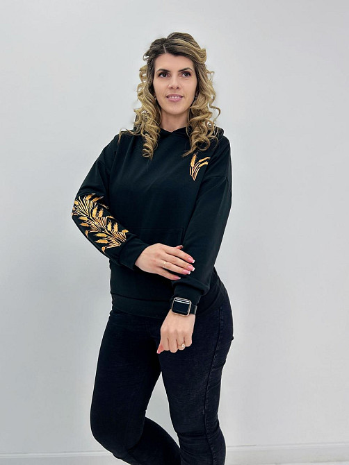 Демисезонный женский худи с принтом 