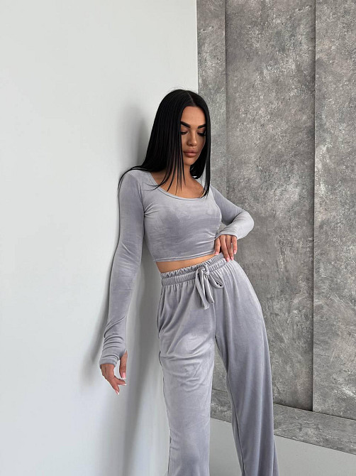 Женский прогулочный костюм двойка: лонгслив и штаны велюр Серый, 46/48 Одесса - изображение 4