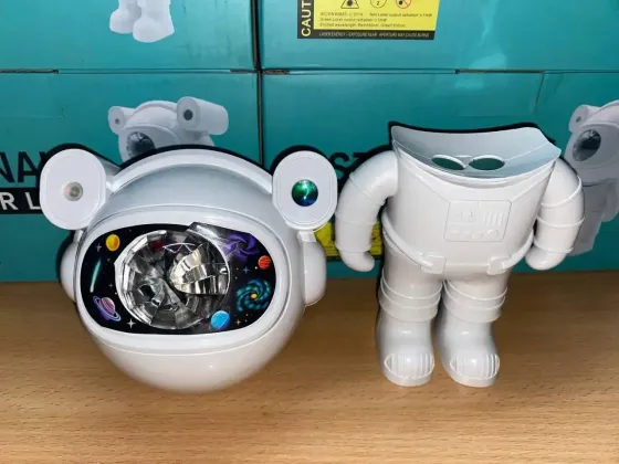 Astronaut Проектор галактики лазерный Астронавт-космонавт, звездное небо на потолке с пультом Белый Коломыя